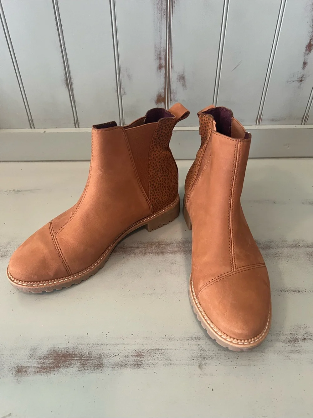 Toms Women's Suede & Animal Print Chelsea Ankle Boots. Size 5.5